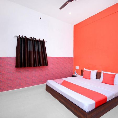 โอโย 36908 โฮเต็ล พาร์ควิว Hotel Bhiwani ภายนอก รูปภาพ