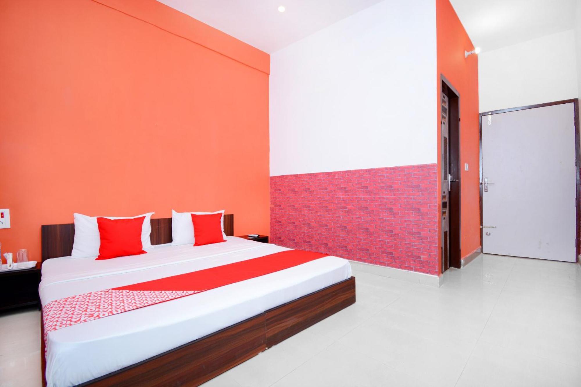 โอโย 36908 โฮเต็ล พาร์ควิว Hotel Bhiwani ภายนอก รูปภาพ