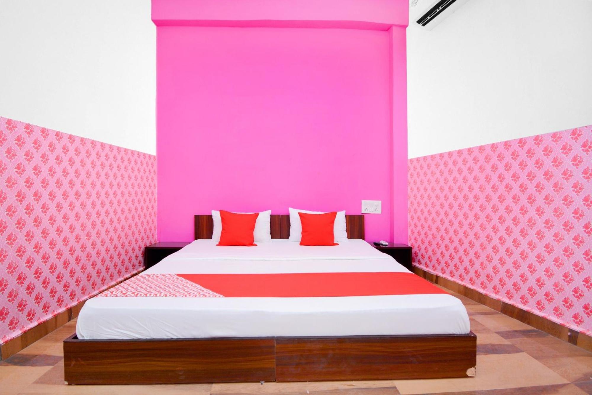 โอโย 36908 โฮเต็ล พาร์ควิว Hotel Bhiwani ภายนอก รูปภาพ