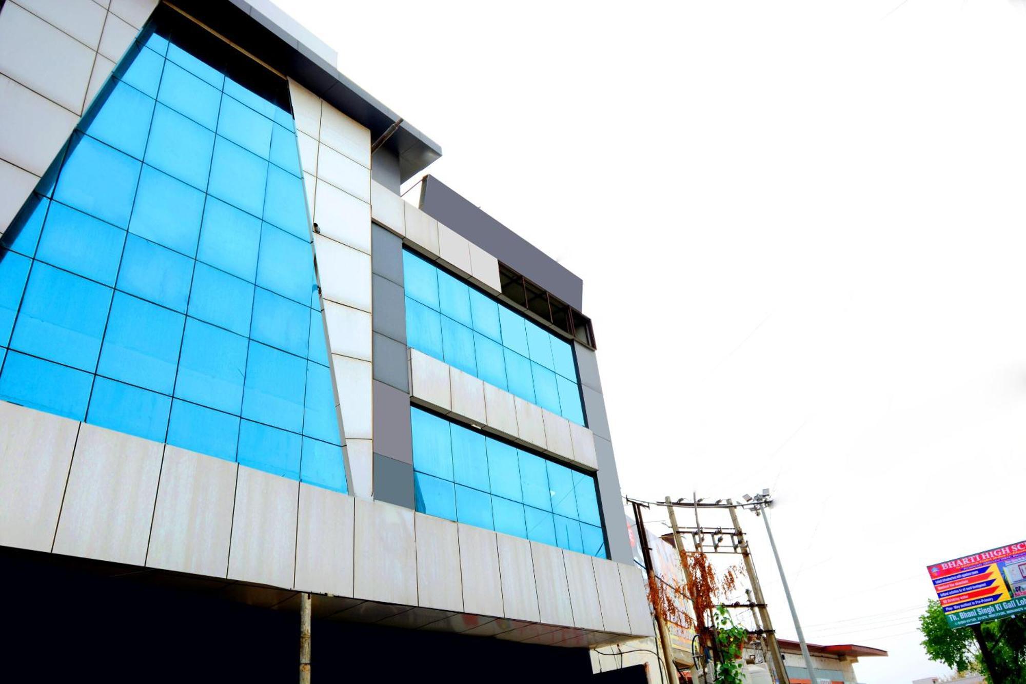 โอโย 36908 โฮเต็ล พาร์ควิว Hotel Bhiwani ภายนอก รูปภาพ