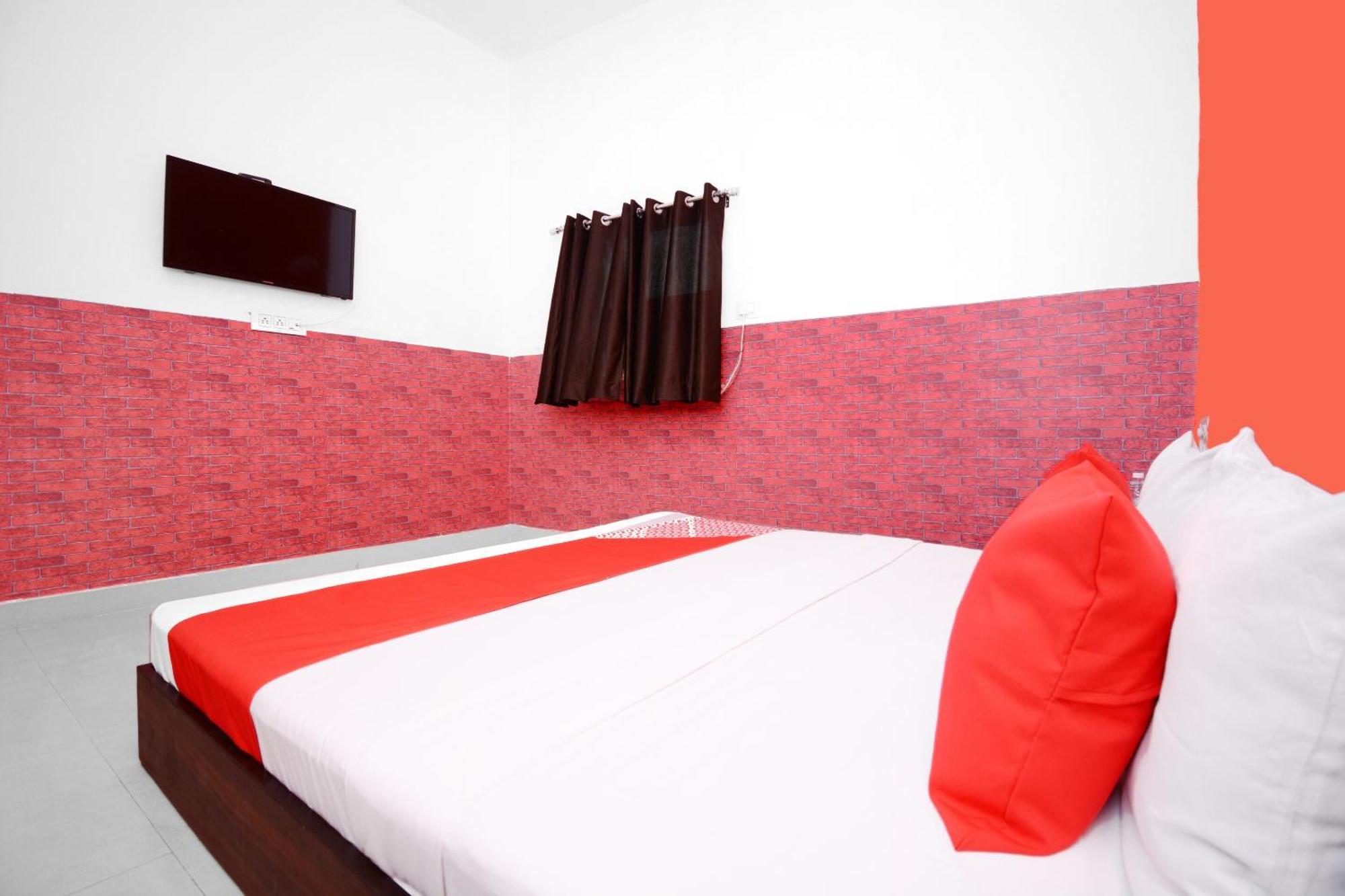 โอโย 36908 โฮเต็ล พาร์ควิว Hotel Bhiwani ภายนอก รูปภาพ