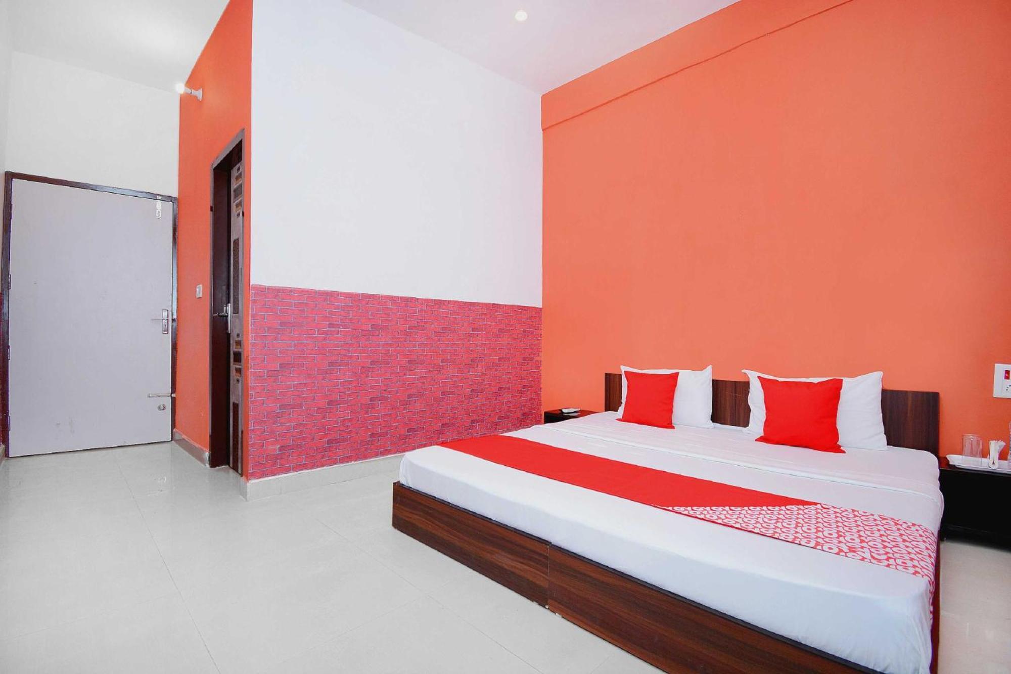 โอโย 36908 โฮเต็ล พาร์ควิว Hotel Bhiwani ภายนอก รูปภาพ