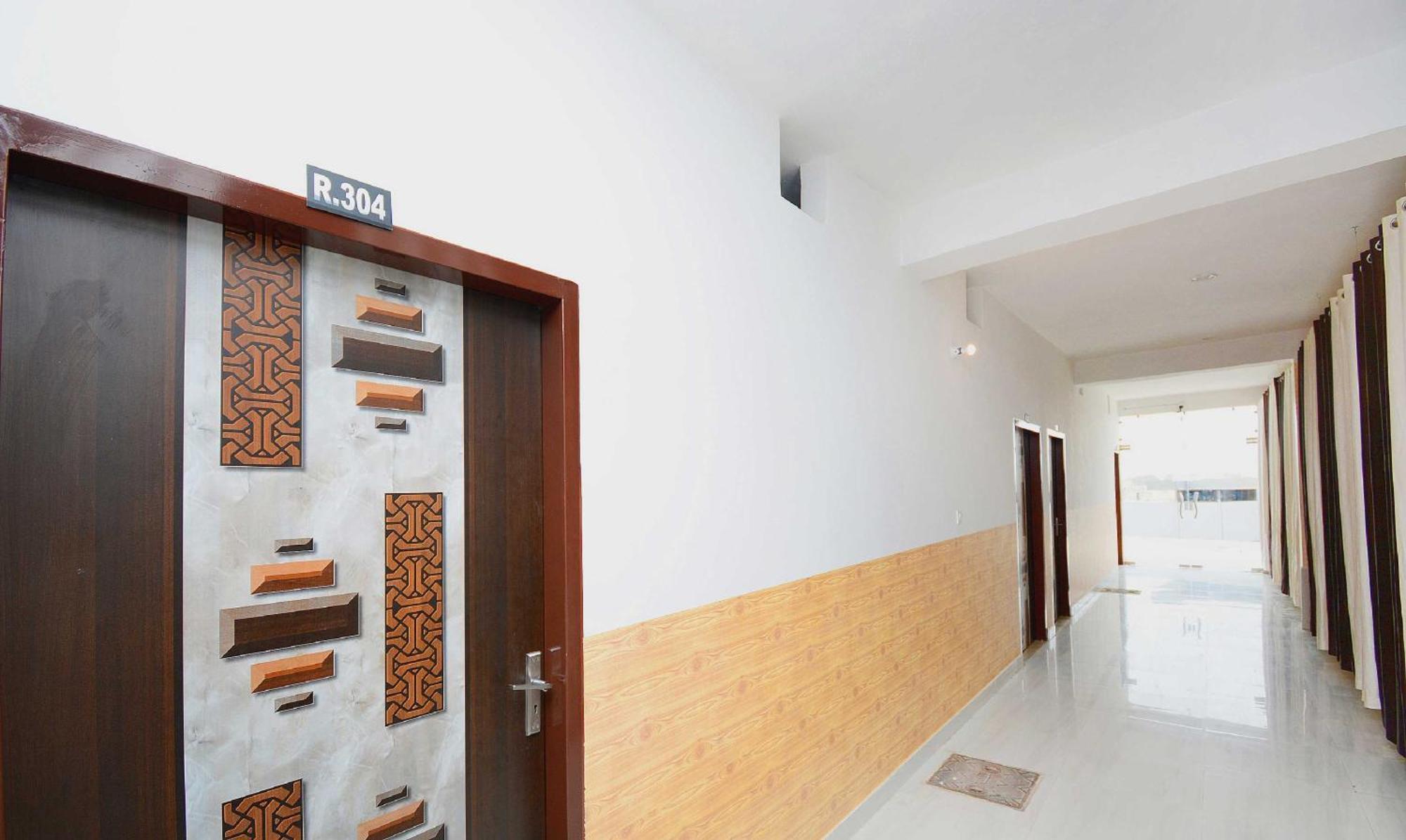 โอโย 36908 โฮเต็ล พาร์ควิว Hotel Bhiwani ภายนอก รูปภาพ