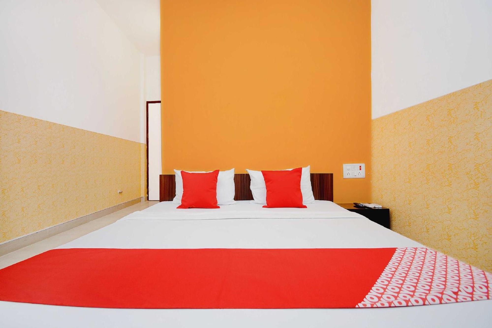 โอโย 36908 โฮเต็ล พาร์ควิว Hotel Bhiwani ภายนอก รูปภาพ