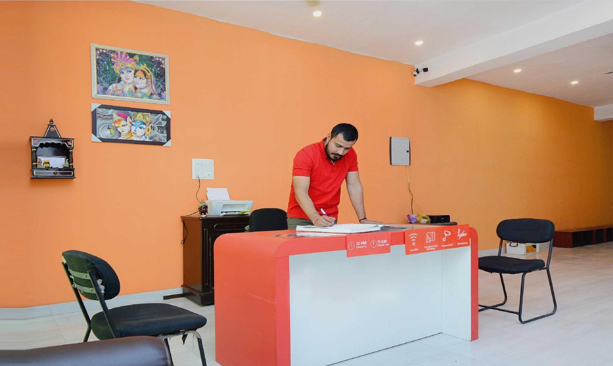โอโย 36908 โฮเต็ล พาร์ควิว Hotel Bhiwani ภายนอก รูปภาพ