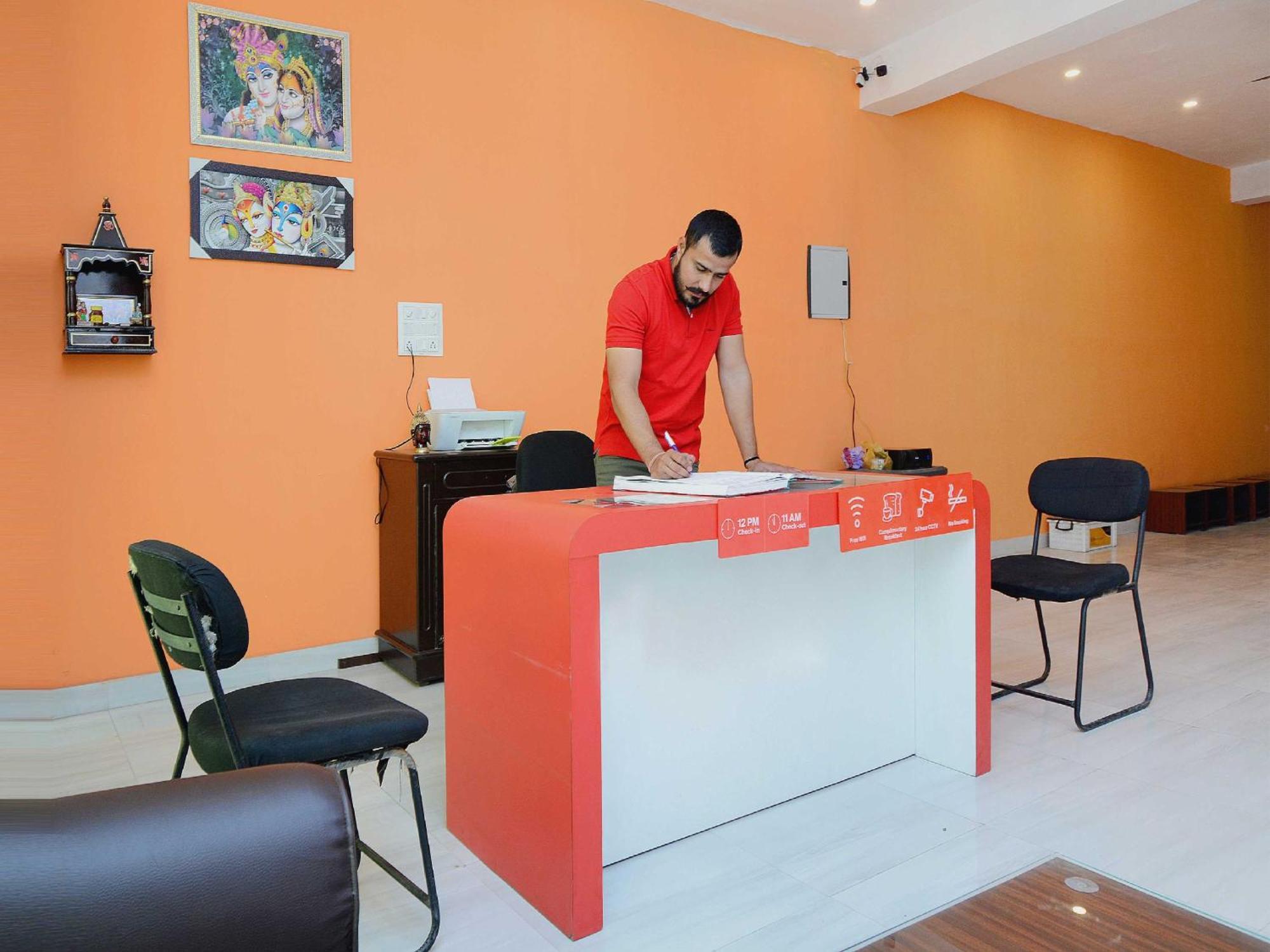 โอโย 36908 โฮเต็ล พาร์ควิว Hotel Bhiwani ภายนอก รูปภาพ
