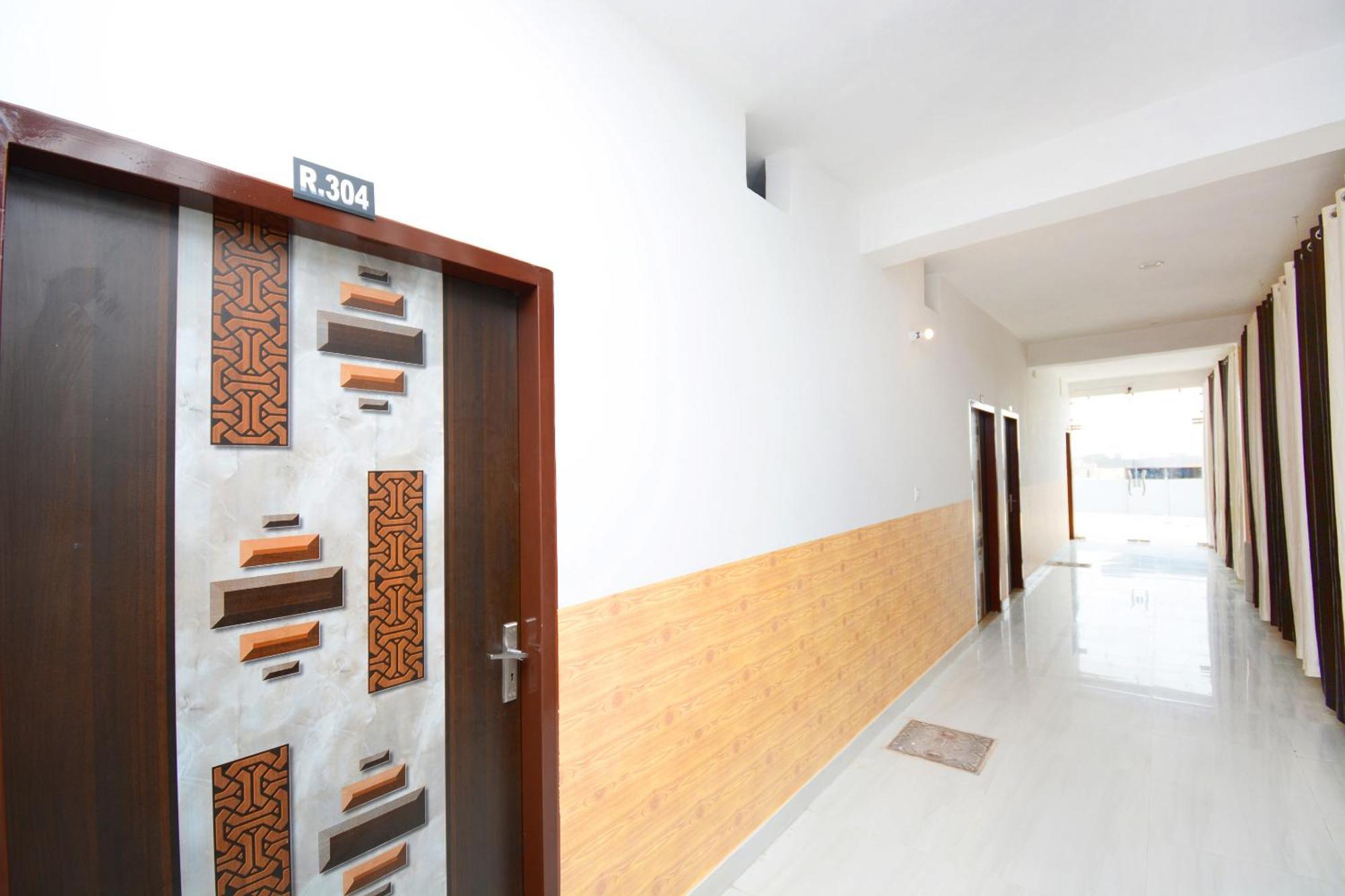 โอโย 36908 โฮเต็ล พาร์ควิว Hotel Bhiwani ภายนอก รูปภาพ
