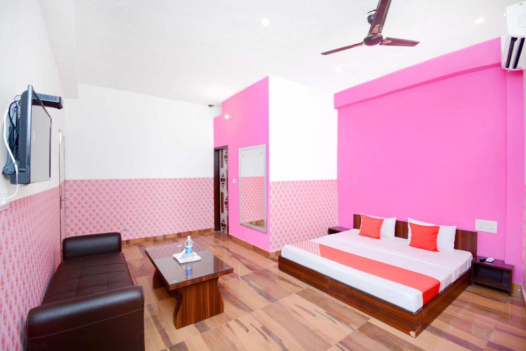 โอโย 36908 โฮเต็ล พาร์ควิว Hotel Bhiwani ภายนอก รูปภาพ