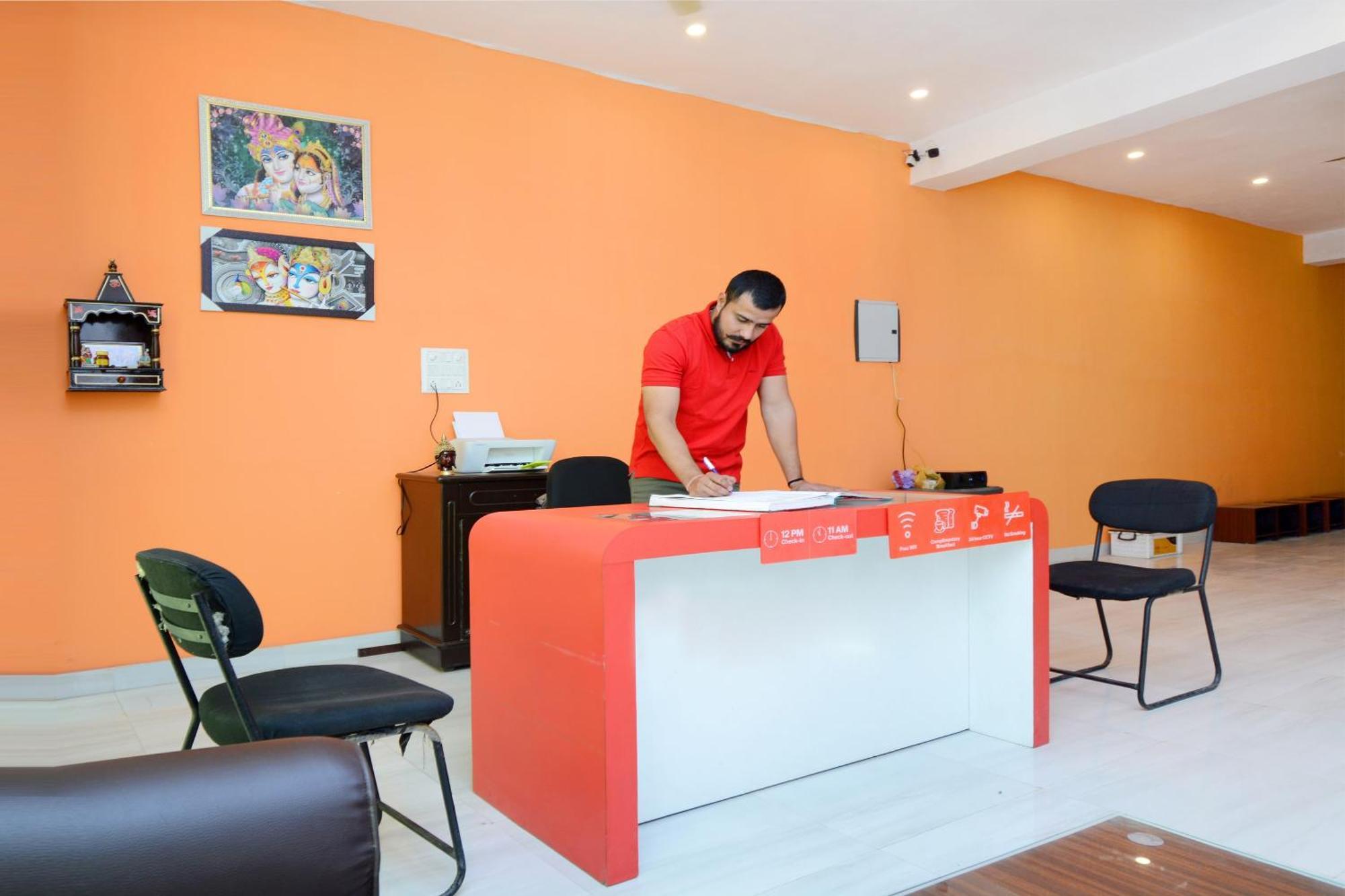 โอโย 36908 โฮเต็ล พาร์ควิว Hotel Bhiwani ภายนอก รูปภาพ
